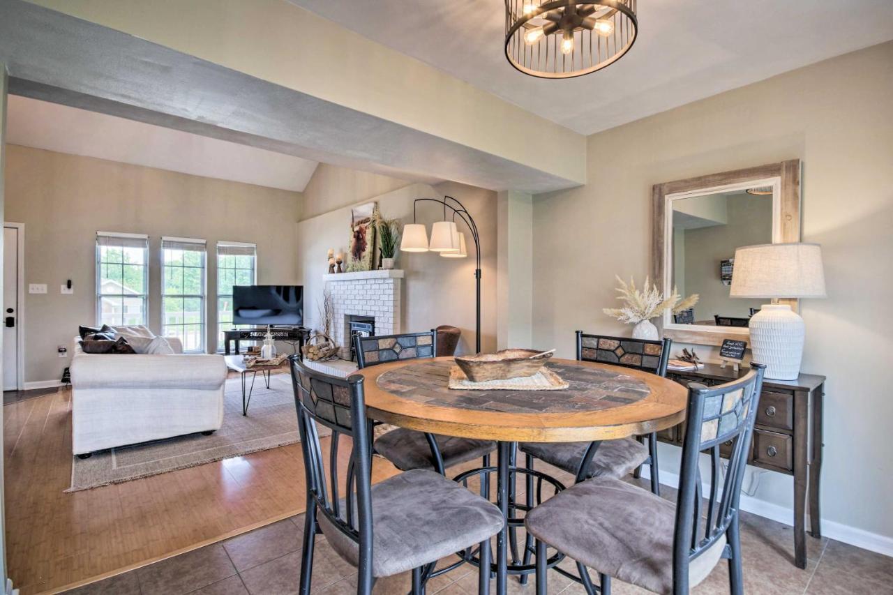 Relaxing Townhome, 4 Mi To Mizzou University! Columbia Exterior photo